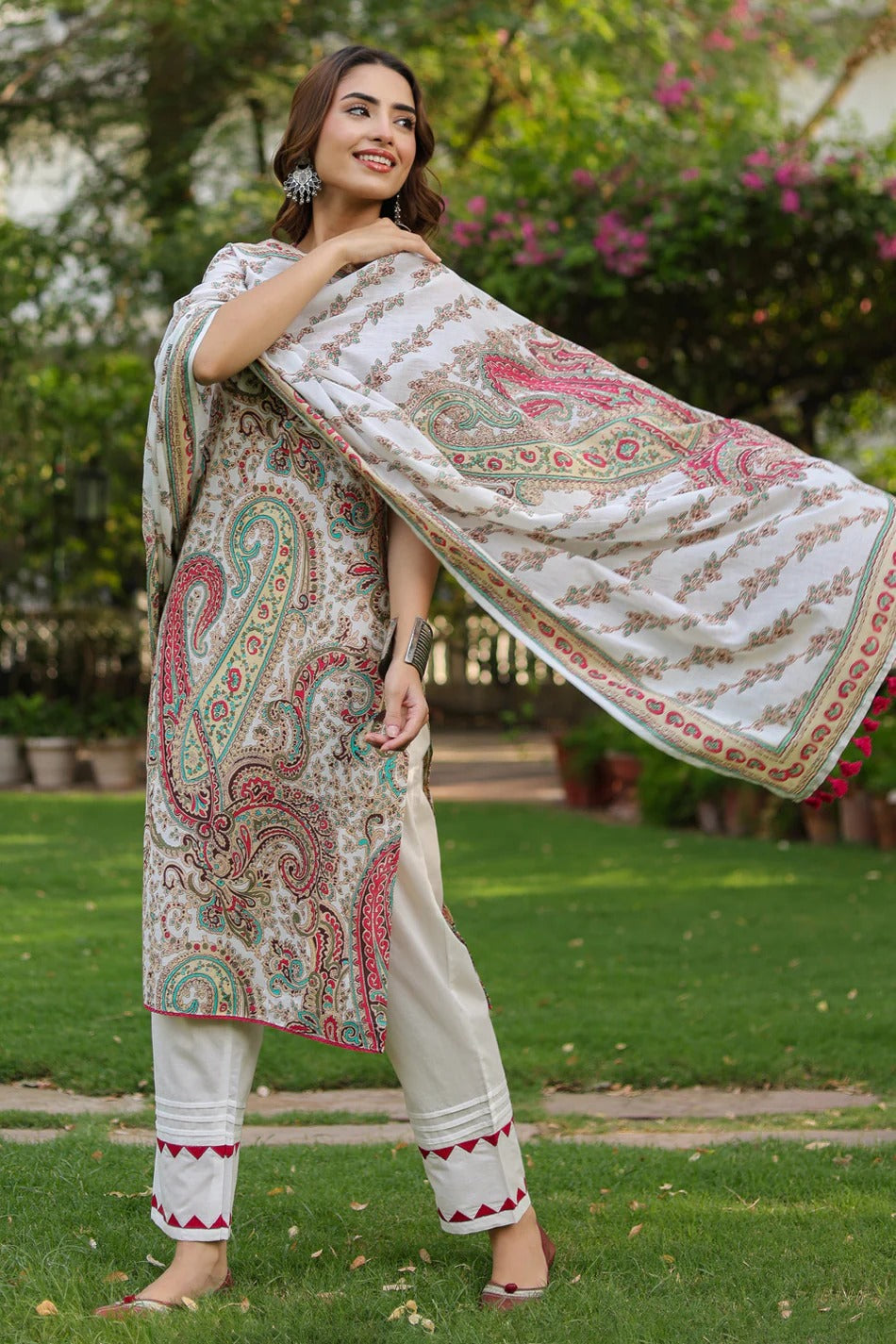 Ivory Paisley Printed Kurta Set with Dupatta – Elegant Ethnic Wear for Women