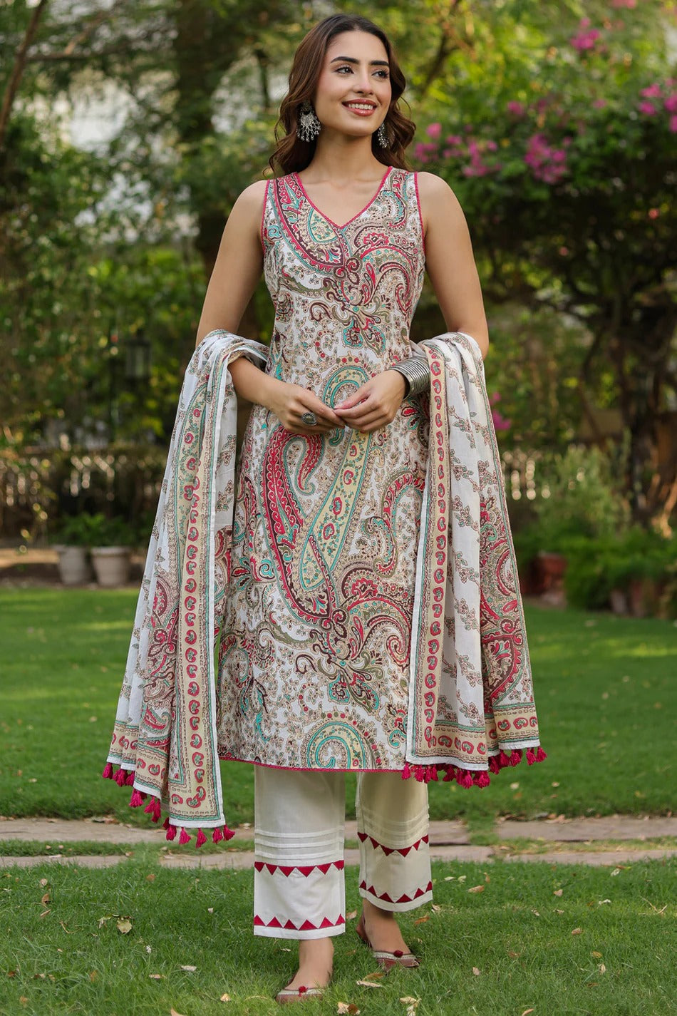 Ivory Paisley Printed Kurta Set with Dupatta – Elegant Ethnic Wear for Women